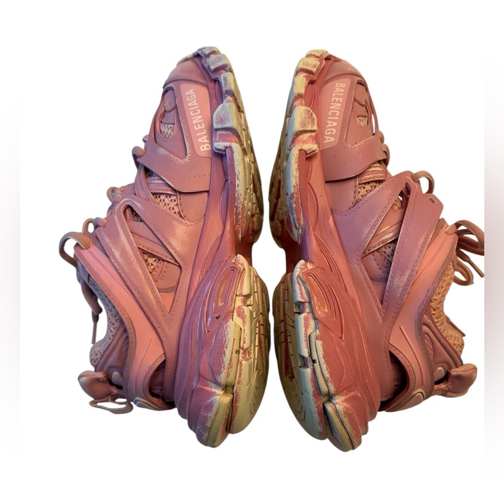 Balenciaga 'Track' Low Trainers in light pink. - Picture 3 of 9